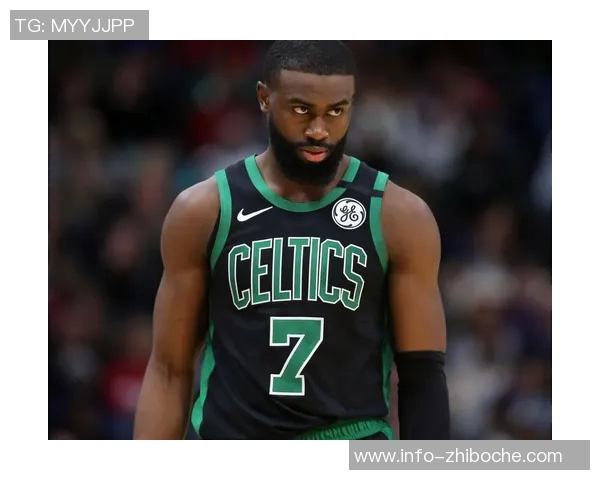 杰伦布朗为何只穿一边袖子想要改变自己的气场与风格