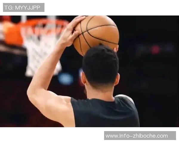 布克谈投篮手部动作是否算球的一部分引发热议